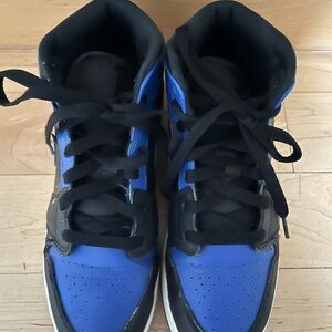 Nike Air Jordan 1 Mid 'Hyper Royal' sneakers 5 youth